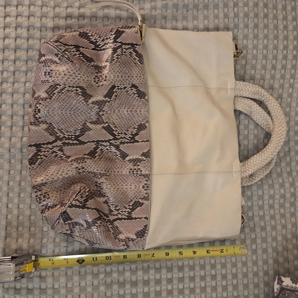 Stylish Cream and Snake Print Women's Bag - Picture 1 of 4